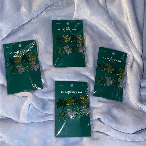 Clover Hair Clips(St. Patrick’s)4 Sets of 2Sparkle - Picture 1 of 4